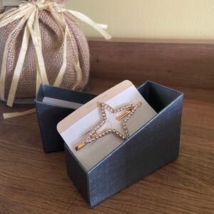 Gold Star Hair Clip with Rhinestones NWT